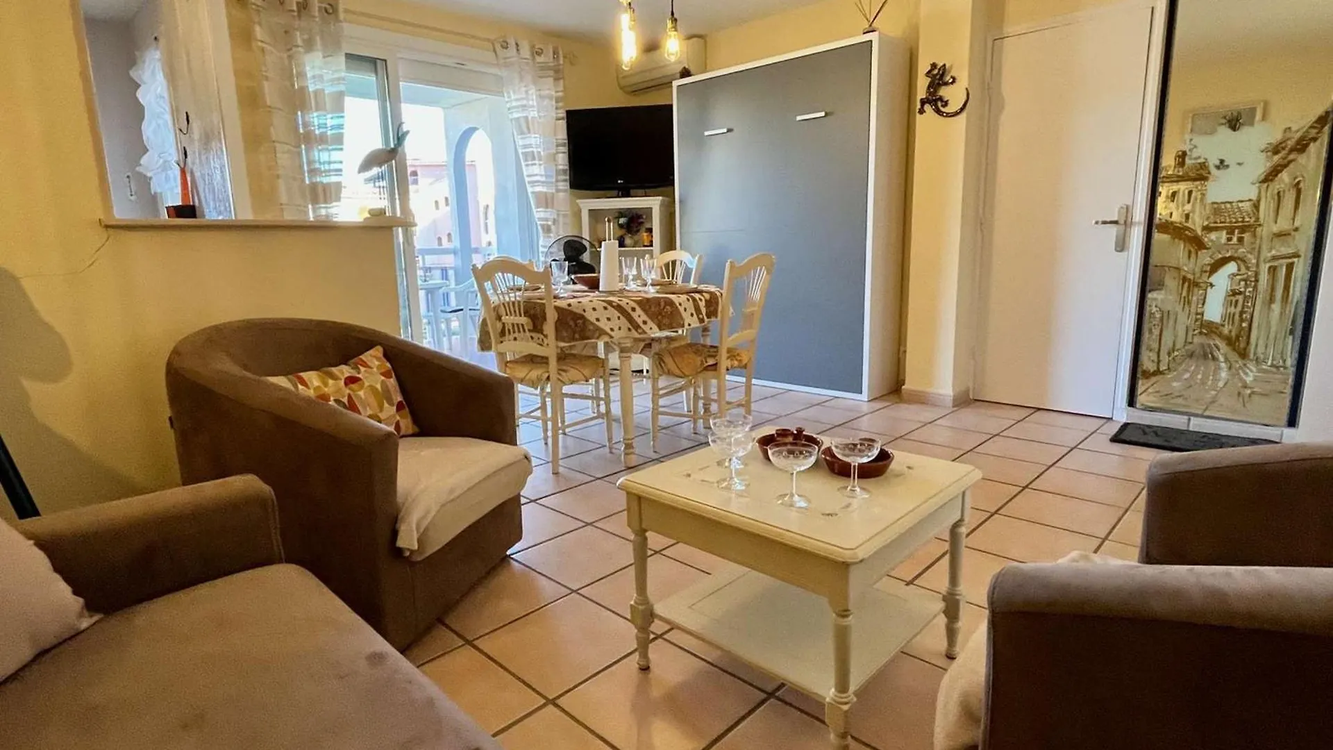 Appartement Climatise Proche Plage Et Commerces - 2 Pieces, 4 Pers, Parking Prive, Animaux Acceptes - Fr-1-226B-177 滨海卡瓦莱尔 法国